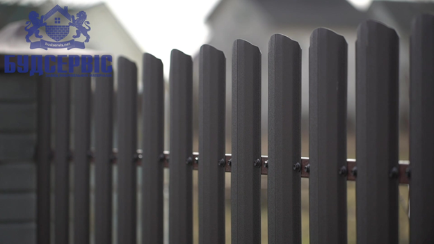 Металевий паркан